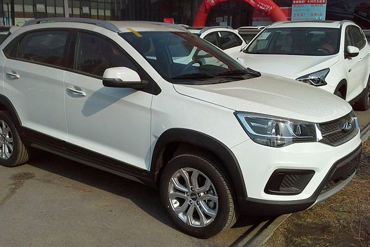 ... und den Tiggo 3X von Chery 2.053 Iraner. (Bild: Chery Tiggo 3X photographed in Shenyang, Liaoning province, China. / Navigator84 / CC BY-SA 4.0)