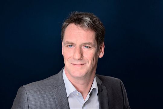 Günstiger versorgt! Ferdinand Eggert, Vertriebsleiter und Prokurist bei der Energie Vertrieb Deutschland EVD GmbH, zur Strompreissituation: „Wir beobachten in der deutschen Wirtschaft – vor allem in energieintensiven Unternehmen – einen Run auf den PPA-Markt.“ (Power Purchase Agreements). Das hat seinen Grund. Günstiger versorgt! Ferdinand Eggert, Vertriebsleiter und Prokurist bei der Energie Vertrieb Deutschland EVD GmbH, zur Strompreissituation: „Wir beobachten in der deutschen Wirtschaft – vor allem in energieintensiven Unternehmen – einen Run auf den PPA-Markt.“ (Power Purchase Agreements). Das hat seinen Grund.