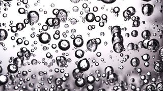 Immer mehr Unternehmen der Getränkewirtschaft, die auf Kohlensäure angewiesen sind, müssen ihre Produktion erheblich einschränken. (Bild: gemeinfrei)