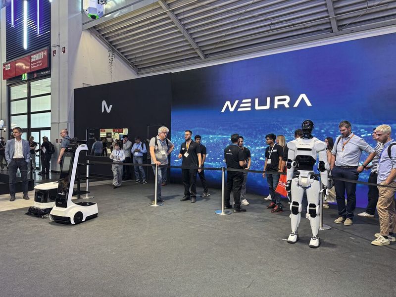 Hingucker auf vielen Messeständen: humanoide Roboter. (Bild: Anne Richter, VCG)