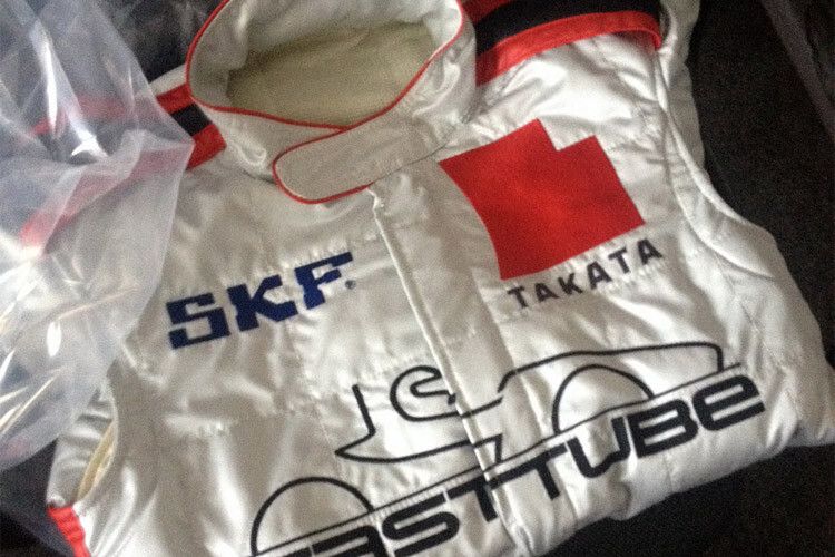... erhalten die Teams auch das passende Zubehör abseits der Technik. (Foto: FaSTTUBe - Formula Student Team der TU Berlin)