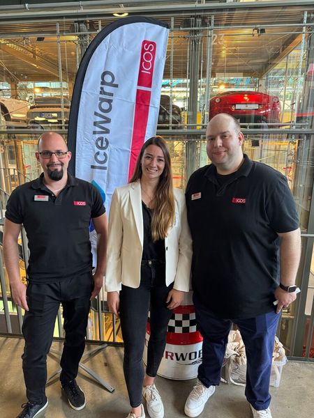 Viel mehr als nur eine E-Mail präsentierte Nina Mankertz von IceWarp mit Philippe Sellig (l.) und Michael Gerb (beide ICOS). (Bild: Vogel IT-Medien GmbH)