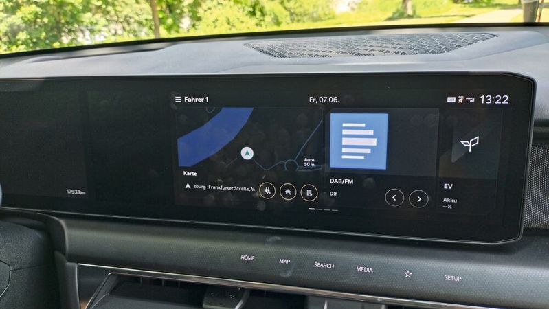 Softwarefunktionen sind elementarer Bestandteil für die Autonutzer geworden – sei es für Unterhaltung und Komfort oder für das Fahrerlebnis (Navigation, Fahrmodi etc.).(Bild:  Sven Prawitz/Vogel Communications Group)