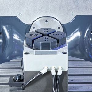 Nullpunkt-Spanntisch des Spannsystems BOLT-IT 
für 45 x 45 mm bis 
160 x 160 mm messende Werkstücke
