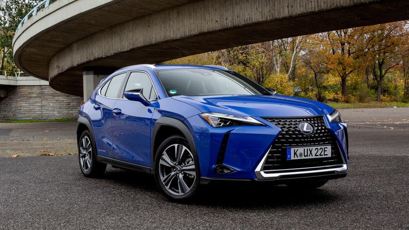 Am riesigen Kühlergrill hält Lexus auch beim rein elektrischen UX fest. (Bild: Lexus)