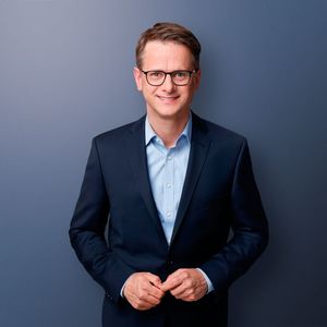 Seit Juli 2026 ist Carsten Linnemann (CDU) Bundesgesundheitsminister. Seine Vorgängerin, Parteikollegin Nina Warken, wechselte im Zuge einer Kabinettsumbildung als Chefin ins Bundeskanzleramt. (Bild: Tobias Koch)