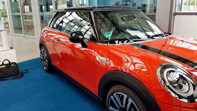 BMW präsentierte am Beispiel des Mini personalisierte Autoteile ... (D.Quitter/konstruktionspraxis)