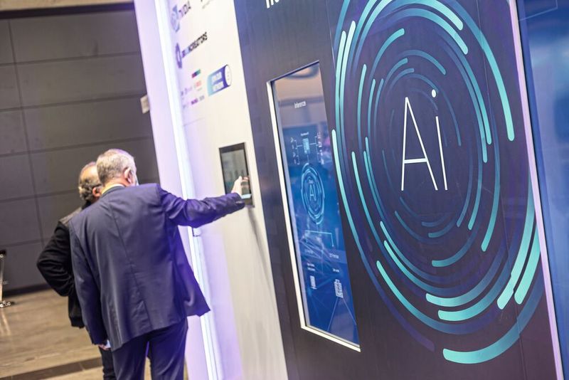 Vom 8. bis 10. Oktober 2024 werden sich Experten der Bildverarbeitungsbranche auf der Vision in Stuttgart treffen, um sich über Neuheiten und Trends auszutauschen. (Bild: Messe Stuttgart)