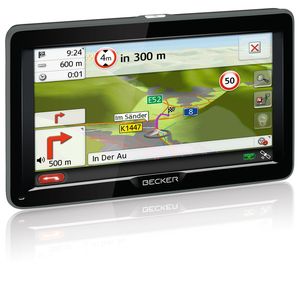 Für LKW-Fahrer gemacht: Das Becker Transit bietet fahrzeugbezogene Routenführung und WLAN.