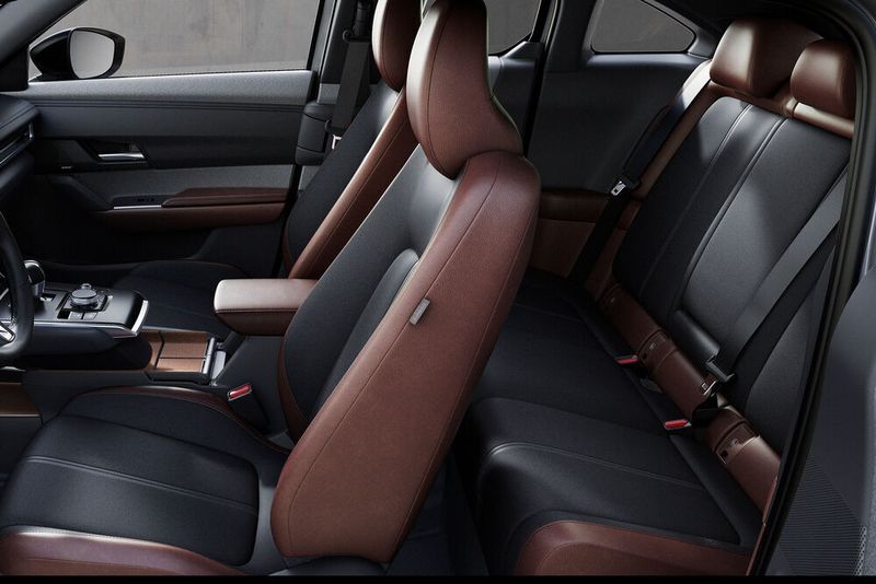 Die Rückbank hat Mazda im Couchstil entworfen. (Mazda)