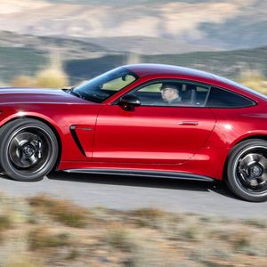 Mit seinem V8-Motor kommt der GT Coupé ohne jegliche E-Unterstützung aus.(Bild:  Mercedes-AMG)