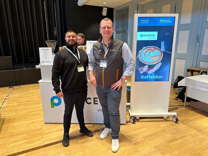 Junaid Irshad und Helmut Freytag (Cisco) haben für den besten Kaffee gesorgt. (Bild: Vogel IT-Medien)