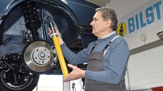 Autohausbesitzer Heinrich Hövelberndt schwört auf den „B6“ von Bilstein – und das nicht erst seit gestern.  (Bild: Bilstein)