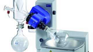 Abb. 1: Moderne Rotationsverdampfer wie der RV 10 control von IKA ermöglichen die schonende und sparsame Destillation auch empfindlicher oder teurer Substanzen.  (Bild: IKA Werke)