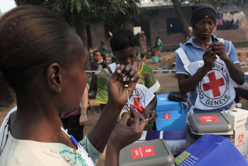 Der Medikamentenmarkt ist kompliziert und falsche Einkaufsstrategien können ungeahnte Folgen nach sich ziehen. (Bild: Unicef/Terdjman)