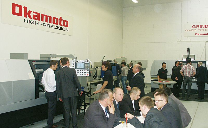 Zahlreiche Fachbesucher fanden den Weg in den Showroom der Okamoto-Europazentrale in Langen. (Bild: Okamoto)