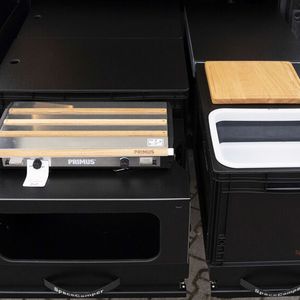 Das Herzstück des Modularsystems sind die Heckauszüge, die in zwei Breiten zu haben sind.(Bild:  Autoren-Union Mobilität/Space Camper)