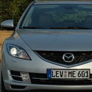 Der Fahrer bemerkt beim neuen Motor des Sechsers gewisse Anfahrtsschwächen. Ab 2000 Touren gibt es jedoch keine Klagen mehr. (Archiv: Vogel Business Media)