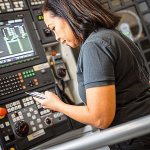 Mehr Soft- statt Hardware: Die Digitalisierung sorgt auch bei Zerspanungswerkzeugen dafür, dass Fertigungsbetriebe die Abläufe vom CAM-System bis zur Bearbeitung beschleunigen und somit wirtschaftlicher und produktiver arbeiten können. 