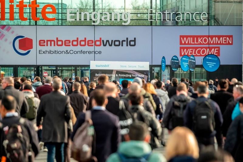 Arrow Electronics (Halle 4A, Stand 342) zeigt Embedded-Technologien und Referenzplattformen von Analog- und Leistungselektronik über SoMs und Zephyr-RTOS bis zu LEV-, BESS- und Edge-KI-Demonstratoren sowie Engineering- und Supply-Chain-Services von Einfochips und SiliconExpert. (Bild: Messe Nürnberg)