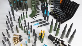 Der Ukrainekrieg, der seit Februar 2022 tobt, ist schlimm. Doch der Düsseldorfer Konzern Rheinmetall wächst aufgrund dieser Lage, weil die westlichen Staaten ihre Rüstungsbudgets erhöhen. Man erwartet eine Umsatzverdopplung. Vor allem das Geschäft mit Munition boome.  (Bild: Rheinmetall)