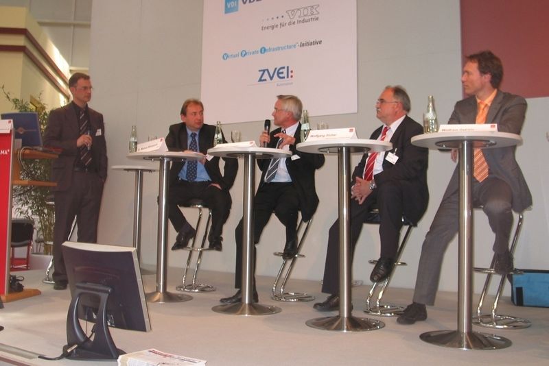Bei der Podiumsdiskussion zum Thema „Hygienic Design in Automation“ wurden aktuelle Problemstellungen und Lösungsansätze diskutiert. (Archiv: Vogel Business Media)