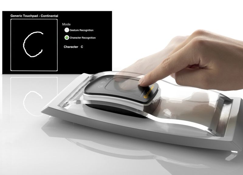 Schriftzeichenerkennung macht die Texteingabe zum Beispiel im Navigationssystem einfach und intuitiv (Bild: Continental)