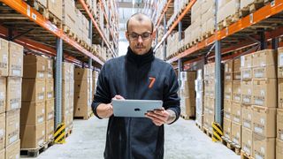 Um den Anforderungen der verschiedenen Branchen und Kunden Rechnung zu tragen, sind die Logistikcenter von Group7 Multiuser-fähig angelegt. (Bild: Group7)