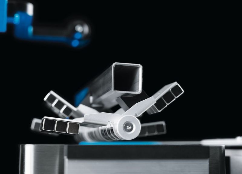 Die räumliche Trennung von magnetischem Greifer und supraleitendem Antrieb soll neue Lösungsmöglichkeiten in rauen oder äußerst reinen Umgebungen bieten. (Bild: Festo)