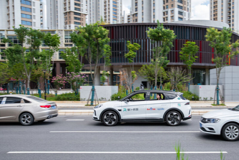 Ohne Sicherheitsfahrer im Robotaxi chauffiert werden: Baidu und Apollo Go haben als erste Firmen in China die Erlaubnis dafür erhalten.