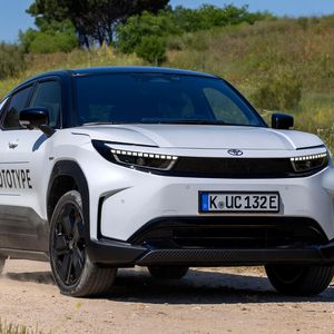 Der Elektro-SUV ist zu Preisen ab knapp 30.000 Euro bestellbar und soll in der zweiten Jahreshälfte ausgeliefert werden.(Bild:  Toyota)