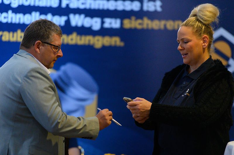 Kurze Registrierung zur Schraubtec. Die Teilnahme ist kostenfrei. (Bild: Stefan Stark/VCG)