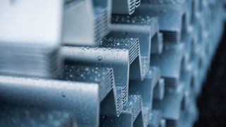 With ZM Ecoprotect Solar, thyssenkrupp Steel offers a variant developed for PV mounting systems. The coating is applied to the steel strip before forming, allowing profiles to be produced without the disadvantages of subsequent batch galvanizing. (Source: Thyssenkrupp Steel)