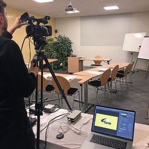 Préparations des enregistrements en live au sein des locaux de la FSRM à Neuchâtel.(Source :  FSRM)