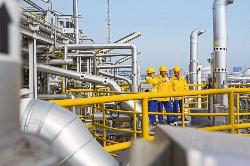 Große Unternehmen haben sich in China auf die strengere Umweltgesetzgebung eingestellt, wohingegen die Behörden viele kleinere Betriebe geschlossen haben. (BASF)