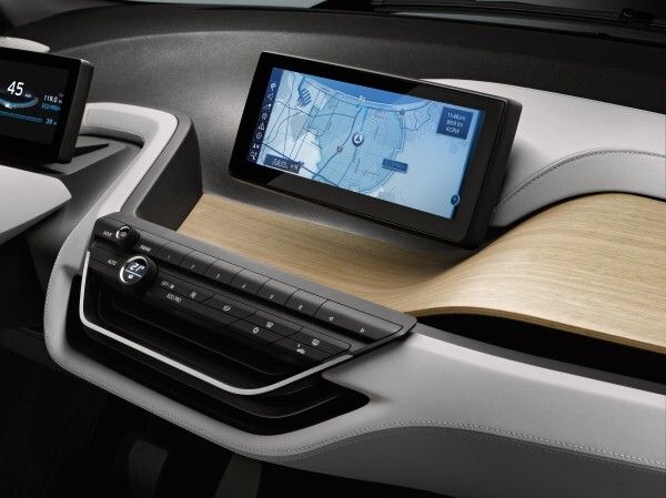 Das BMW i3 Concept Coupé ist das erste vollständig vernetzte Elektrofahrzeug der Welt (BMW Group)