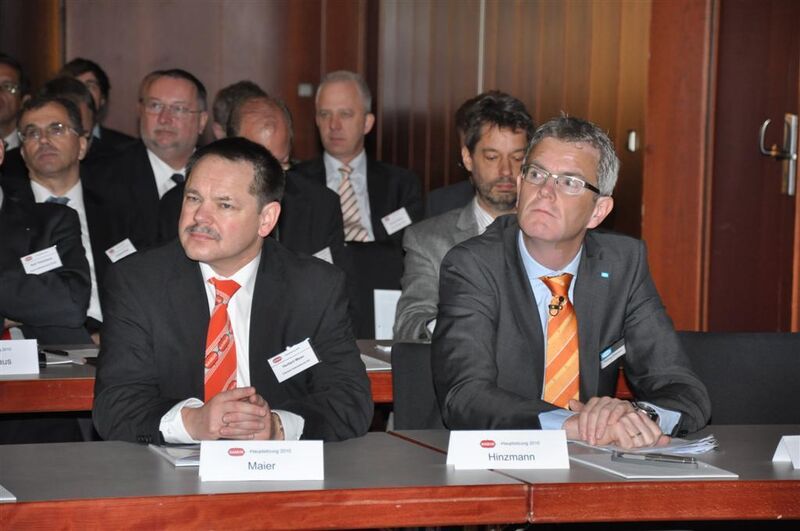 Namur Vorstand Dr. Herbert Maier (links) und Thomas Hinzmann, Hima (rechts).
 (Archiv: Vogel Business Media)