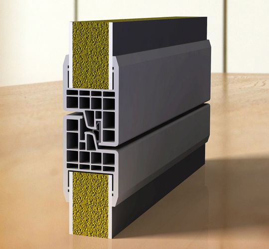 Der Werkzeugbau von SLS realisiert temperierte Extrusionswerkzeuge in ein- und mehrstufiger Ausführung – beispielsweise zur wirtschaftlichen Herstellung komplexer Mehrkammer-Profile.(Bild:  SLS)