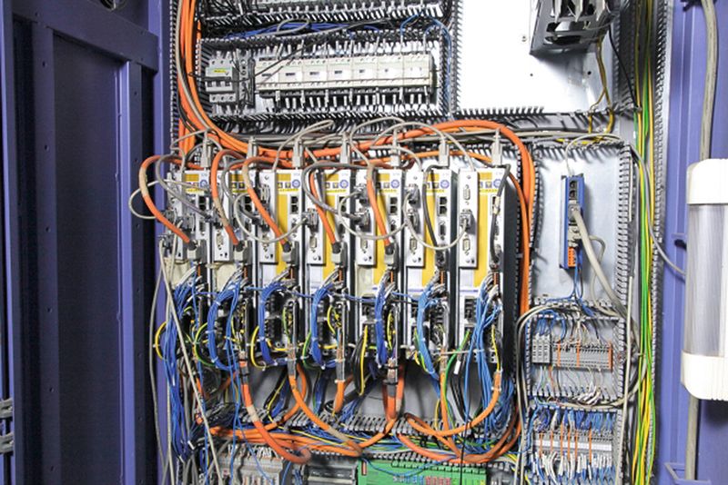 Bild 3: Die Servoverstärker der S700-Reihe benötigen weniger Bauraum in der Maschine. (Bild: Kollmorgen)