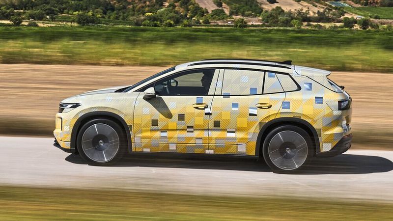 Volkswagen verfolgt seit Längerem die Strategie, etablierte Modellnamen aus der Verbrennerwelt in die Sphäre der E-Autos zu übertragen. Dies geschieht nun mit dem ID Tiguan. (Bild: Volkswagen AG)