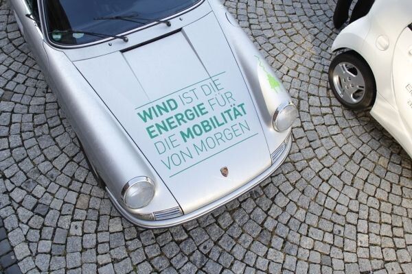 Bertha Benz Challenge 2012, 2. Tag: Präsentation der Fahrzeuge vor dem MannheimerSchloss am Vormittag (Ulrich Steinlechner)