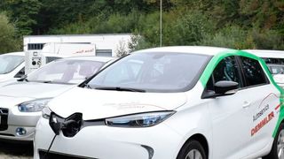 Die freie Werkstatt von Frank Demmler vermietet rund 50 Elektrofahrzeuge. (Rubbel/»kfz-betrieb«)