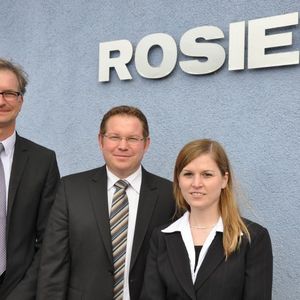 Verantwortlich für die Rosier-Bewerbung zum Internet Sales Award 2012: Geschäftsführer Marc Heinen sowie Ingo Spiekermann und Carolin Grossert aus der Marketingabteilung.(Foto:  Richter)