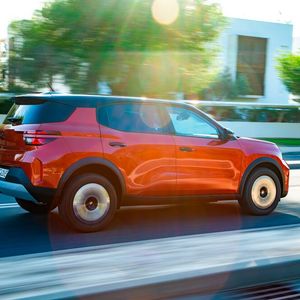 Das neue Modell mit altem Namen ersetzt den Opel Crossland und zählt zur Klasse der beliebten Kompakt-SUV.(Bild:  Opel)