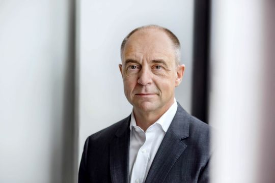 (Alexander Gerfer, CTO der Würth Elektronik eiSos Gruppe, will die Präsenz des Unternehmens im Bereich der automobilen Vernetzung stärken, Bildquelle: Würth Elektronik)