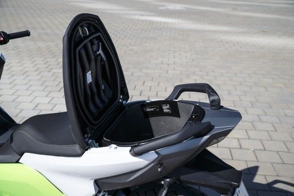 Der neue BMW C evolution bei der offiziellen Präsentation in Barcelona (BMW)