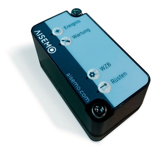 Das System „Aisema Analytics“ besteht aus Bluetooth-Sensor, Tablet und Edge-Gateway. Wenn eine Spritzgießmaschine allmählich Probleme bekommt, erkennt diese Kombination das im Vorfeld. Der Anwender kann dann rechtzeitig gegensteuern. (Bild: Aisemo)