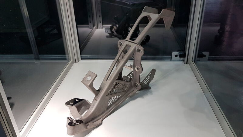 Im Metall-3D-Druck hergestellte Komponente am Stand von MBFZ Toolcraft. (D.Quitter/konstruktionspraxis)