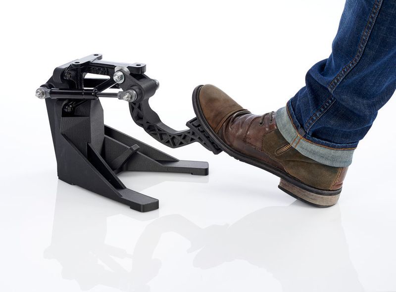 Die Eigenschaften von FDM Nylon 12CF erlauben das Testen von Kunststoffkomponenten, die herkömmliche Metallteile ersetzen. (JSchmieg - Gamut One Studios)