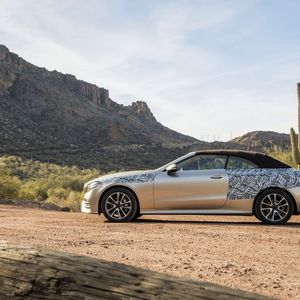 (Mercedes-Benz)